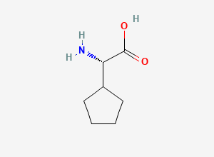 Two-dimensional chemical structure of (2S)-2-amino-2-cyclopentylacetic acid