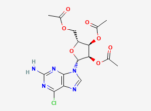 Two-dimensional chemical structure of (2R,3R,4R,5R)-2-(Acetoxymethyl)-5-(2-amino-6-chloro-9H-purin-9-yl)tetrahydrofuran-3,4-diyl diacetate