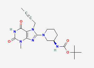 Two-dimensional chemical structure of (R)-tert-butyl 1-(7-(but-2-ynyl)-3-methyl-2,6-dioxo-2,3,6,7-tetrahydro-1H-purin-8-yl)piperidin-3-ylcarbamate
