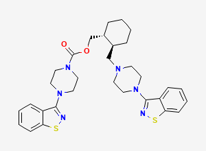 Two-dimensional chemical structure of (1R,2R)-2-[(4-Benzoisothiazol-3-yl)piperazin-1-yl-methylcyclohexyl)]methyl 4-benzoisothiazol-3-yl)piperazine-1-carboxylate
