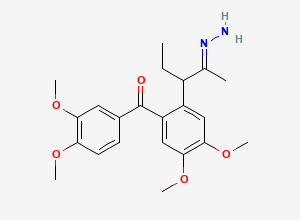 Two-dimensional chemical structure of (3,4-Dimethoxyphenyl)(2-(2-hydrazonopentan-3-yl)-4,5-dimethoxyphenyl)methanone