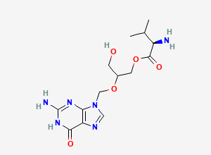 Two-dimensional chemical structure of [2-[(2-amino-6-oxo-1H-purin-9-yl)methoxy]-3-hydroxypropyl] (2R)-2-amino-3-methylbutanoate