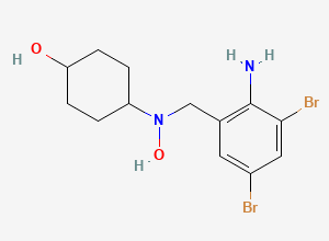 Two-dimensional chemical structure of (1R,4R)-4-((2-amino-3,5-dibromobenzyl)hydroxyamino)cyclohexanol, CAS 2250242-11-4