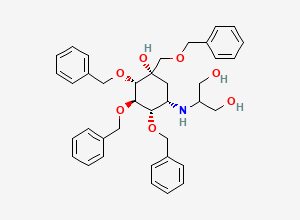 Two-dimensional chemical structure of 2-(((1S,2S,3R,4S,5S)-2,3,4-Tris(benzyloxy)-5-((benzyloxy)methyl)-5-hydroxycyclohexyl)amino)propane-1,3-diol