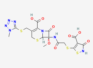 Two-dimensional chemical structure of (6R,7S)-7-[[2-[(4-carboxy-3-oxo-1,2-thiazol-5-yl)sulfanyl]acetyl]amino]-7-methoxy-3-[(1-methyltetrazol-5-yl)sulfanylmethyl]-8-oxo-5-thia-1-azabicyclo[4.2.0]oct-2-ene-2-carboxylic acid