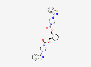 Two-dimensional chemical structure of ((1R,2R)-Cyclohexane-1,2-diyl)bis(methylene) bis(4-(benzo[d]isothiazol-3-yl)piperazine-1-carboxylate)