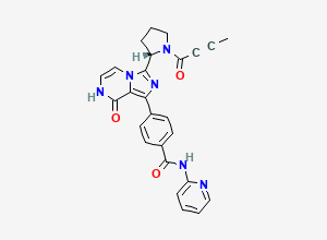 Two-dimensional chemical structure of (S)-4-(3-(1-(But-2-ynoyl)pyrrolidin-2-yl)-8-hydroxyimidazo[1,5-A]pyrazin-1-yl)-N-(pyridin-2-yl)benzamide