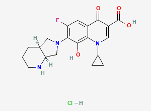 Two-dimensional chemical structure of 1-Cyclopropyl-6-fluoro-8-hydroxy-7-((4aS,7aS)-octahydro-6H-pyrrolo[3,4-b]pyridin-6-yl)-4-oxo-1,4-dihydroquinoline-3-carboxylic acid hydrochloride