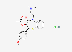 Two-dimensional chemical structure of 1,5-Benzothiazepin-4(5H)-one, 3-(acetyloxy)-5-(2-(dimethylamino)ethyl)-2,3-dihydro-2-(4-methoxyphenyl)-, monohydrochloride, (2R-trans)-