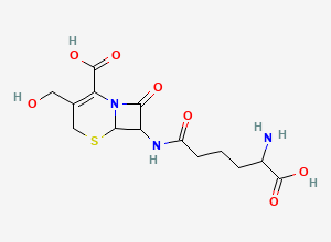 Two-dimensional chemical structure of 7-[(5-Amino-5-carboxypentanoyl)amino]-3-(hydroxymethyl)-8-oxo-5-thia-1-azabicyclo[4.2.0]oct-2-ene-2-carboxylic acid