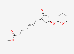 Two-dimensional chemical structure of Methyl 7-{(3R)-3-[(oxan-2-yl)oxy]-5-oxocyclopent-1-en-1-yl}hept-5-enoate