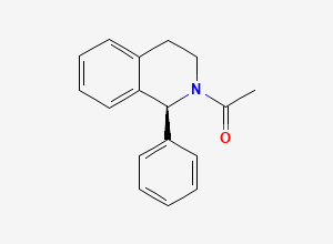 Two-dimensional chemical structure of 1-[(1S)-1-phenyl-3,4-dihydro-1H-isoquinolin-2-yl]ethanone