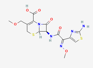 Two-dimensional chemical structure of (6R,7R)-7-[[(2E)-2-(2-amino-1,3-thiazol-4-yl)-2-methoxyiminoacetyl]amino]-3-(methoxymethyl)-8-oxo-5-thia-1-azabicyclo[4.2.0]oct-2-ene-2-carboxylic acid