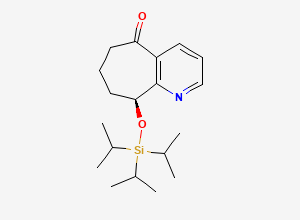 Two-dimensional chemical structure of (S)-9-((triisopropylsilyl)oxy)-6,7,8,9-tetrahydro-5H-cyclohepta[b]pyridin-5-one