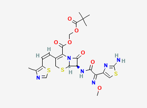 Two-dimensional chemical structure of 2,2-dimethylpropanoyloxymethyl (6R,7R)-7-[[(2E)-2-(2-amino-1,3-thiazol-4-yl)-2-methoxyiminoacetyl]amino]-3-[(Z)-2-(4-methyl-1,3-thiazol-5-yl)ethenyl]-8-oxo-5-thia-1-azabicyclo[4.2.0]oct-2-ene-2-carboxylate
