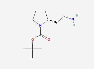 Two-dimensional chemical structure of tert-Butyl (2R)-2-(2-aminoethyl)pyrrolidine-1-carboxylate