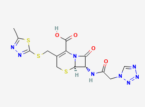Two-dimensional chemical structure of (6R,7S)-3-[[(5-methyl-1,3,4-thiadiazol-2-yl)thio]methyl]-8-oxo-7-[[1-oxo-2-(1-tetrazolyl)ethyl]amino]-5-thia-1-azabicyclo[4.2.0]oct-2-ene-2-carboxylic acid
