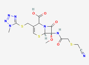 Two-dimensional chemical structure of (6R,7S)-7-({[(cyanomethyl)sulfanyl]acetyl}amino)-7-methoxy-3-{[(1-methyl-1H-tetrazol-5-yl)sulfanyl]methyl}-8-oxo-5-thia-1-azabicyclo[4.2.0]oct-2-ene-2-carboxylic acid