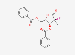 Two-dimensional chemical structure of ((2S,3S,4S)-3-(benzoyloxy)-4-fluoro-4-methyl-5-oxotetrahydrofuran-2-yl)methyl benzoate