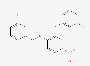 Two-dimensional chemical structure of 4-[(3-Fluorophenyl)methoxy]-3-[(3-fluorophenyl)methyl]benzaldehyde, CAS 1000370-24-0