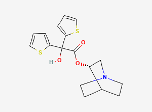 Two-dimensional chemical structure of (S)-Quinuclidin-3-yl-2-hydroxy-2,2-di(thiophen-2-yl)acetate
