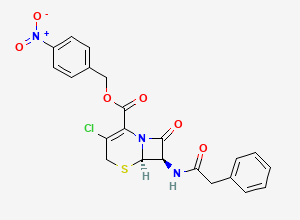 Two-dimensional chemical structure of (4-nitrophenyl)methyl (6R,7R)-3-chloro-8-oxo-7-[(2-phenylacetyl)amino]-5-thia-1-azabicyclo[4.2.0]oct-2-ene-2-carboxylate